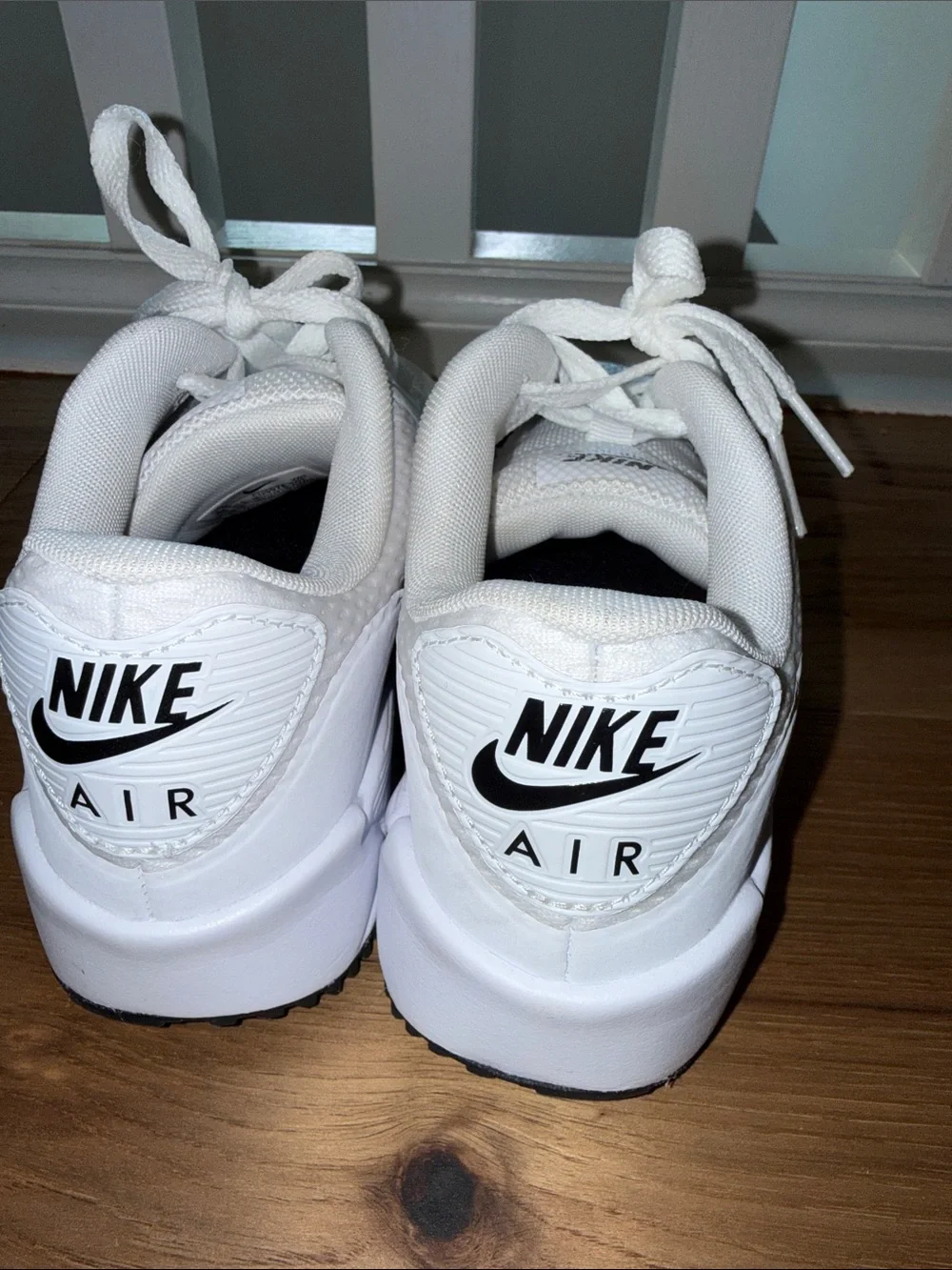 Nike White Low-Top Golf Sneakers with Black Insoles